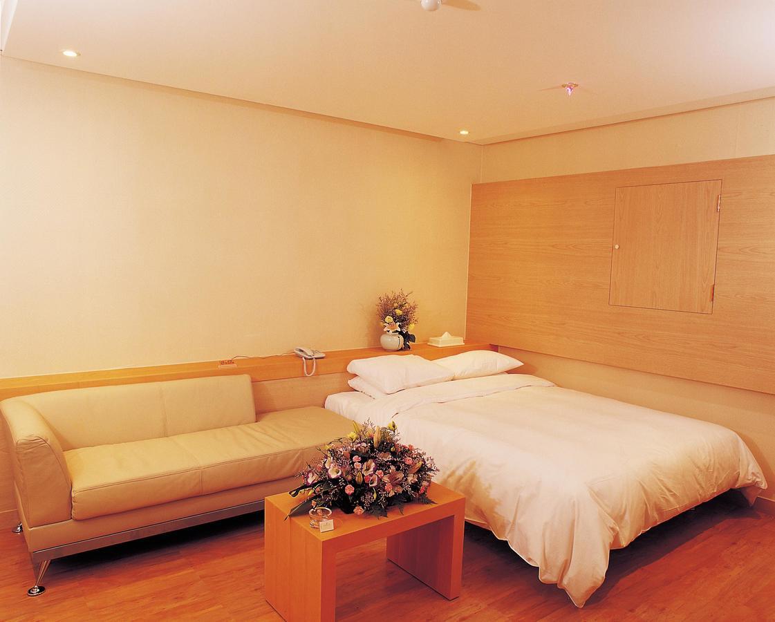 Joa Hotel Cshongdzsu Kültér fotó